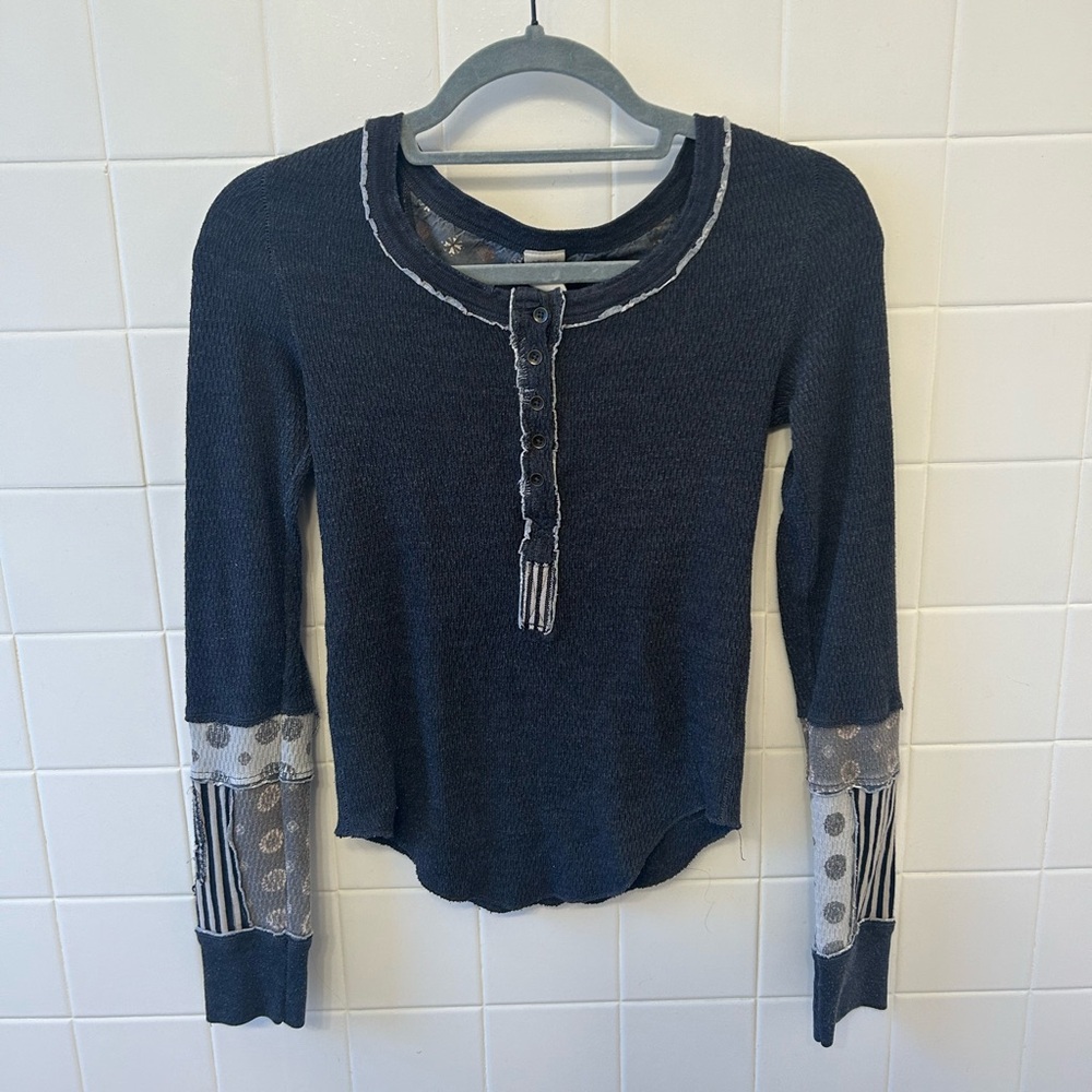 Free People We The Free Charcoal Gray Thermal Henley Long Sleeve size XS